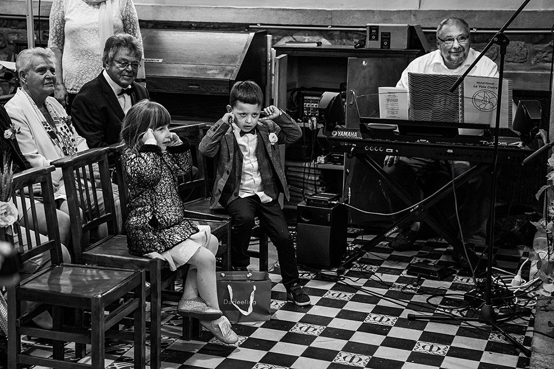 Photographe mariage Normandie — enfants cérémonie humour — Arnaud Chapelle