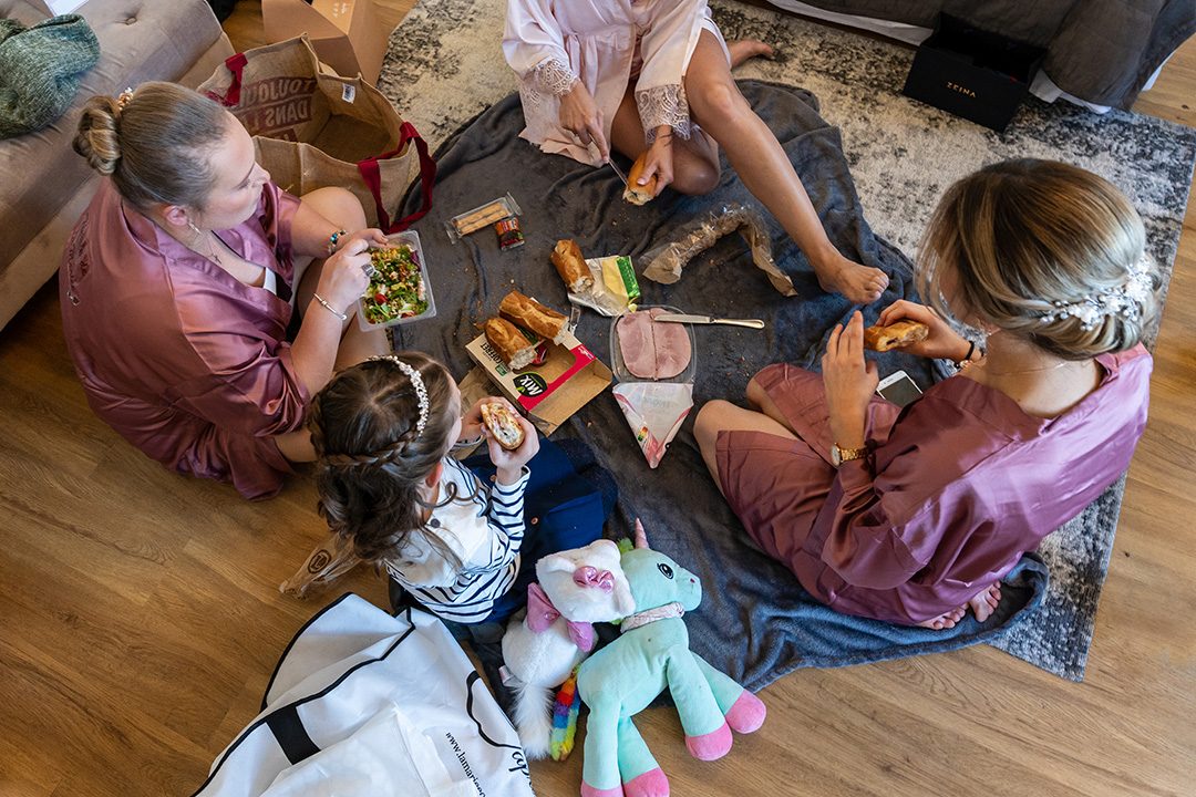 Photographe mariage Normandie — préparatifs mariée pique-nique — Arnaud Chapelle